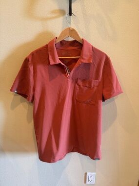 Mediclo. Men's Large FYSEL Fraser‎ ‎Collar Scrub Top Terracotta